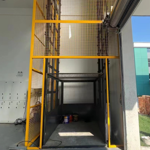 屯昌导轨式升降机助力物流园破解运输难题